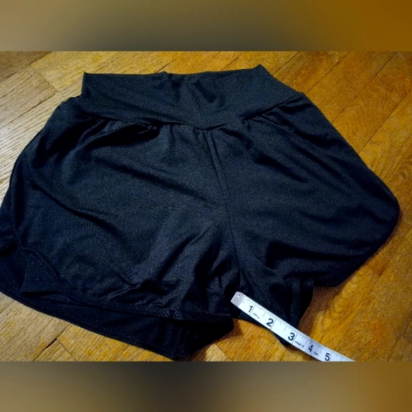 SHEIN - High Waisted Wide Waistband Phone Pocket Sports Shorts - Picture 6 of 8